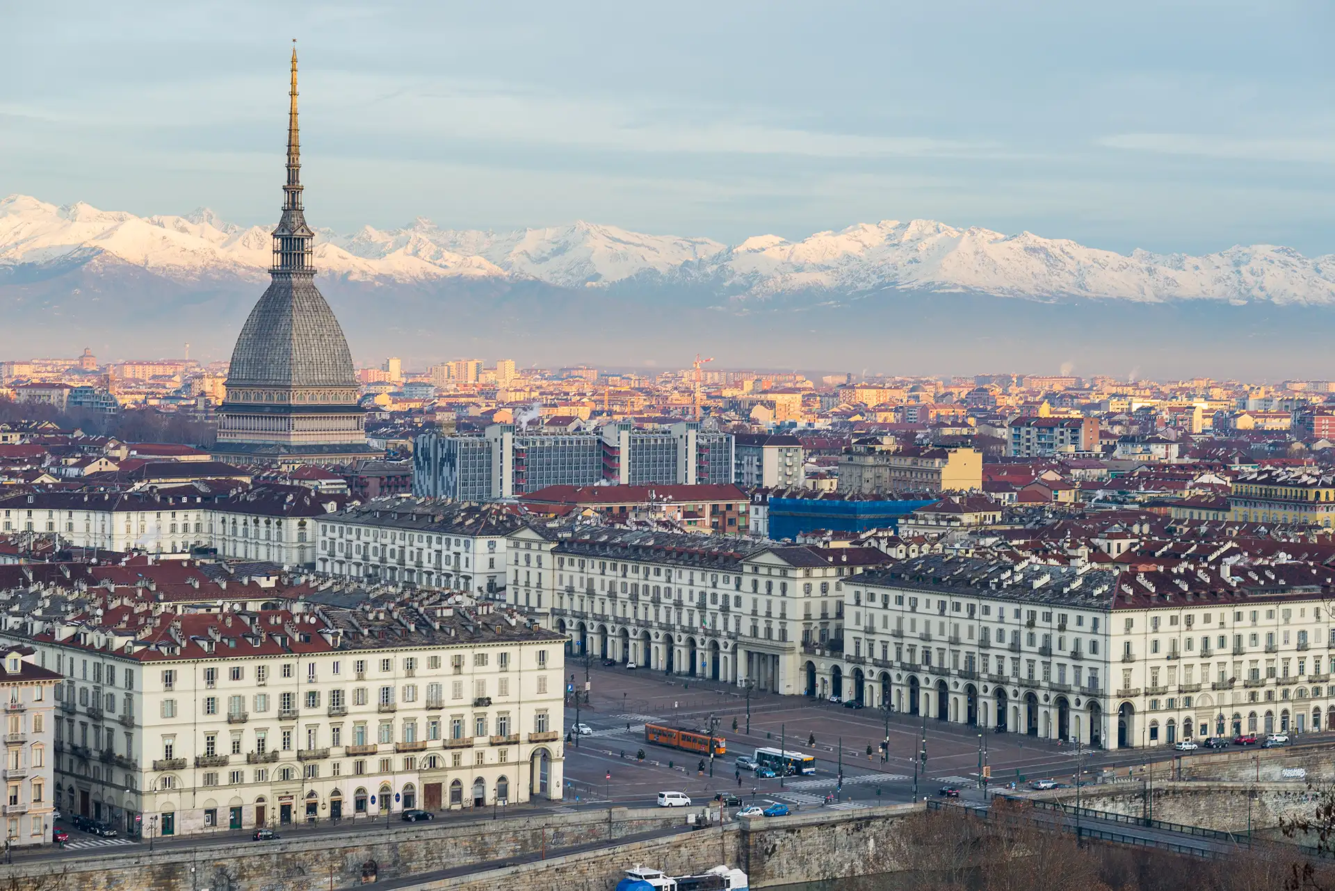 Fossa Biologica Intasata a Torino? Affidati a Canal Jet per uno Spurgo Sicuro ed Efficace